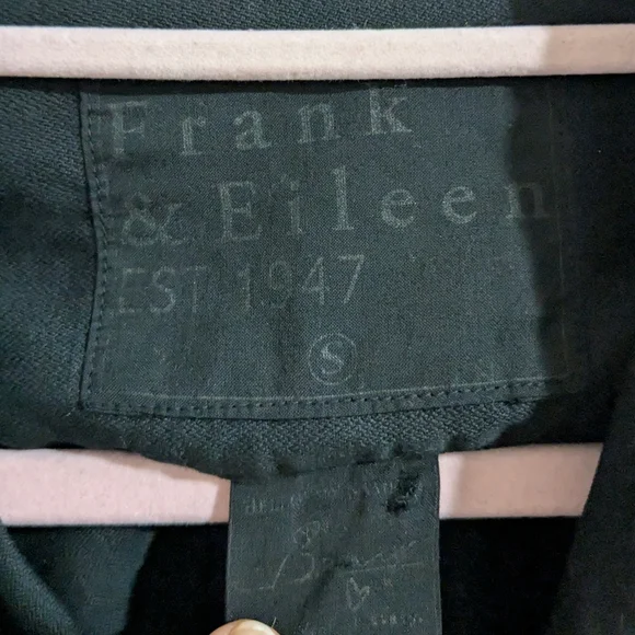 Frank & Eileen Barry Distressed Tailored Button-Up Shirt In Famous Denim - Picture 5 of 8